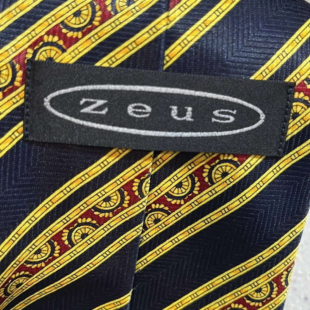 VINTAGE ZEUS STRIPED POLYESTER TIE BLUE RED GOLD
